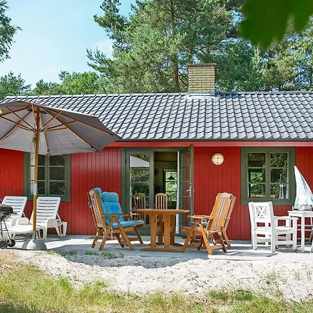 6 Person In Nexo * Snogebæk